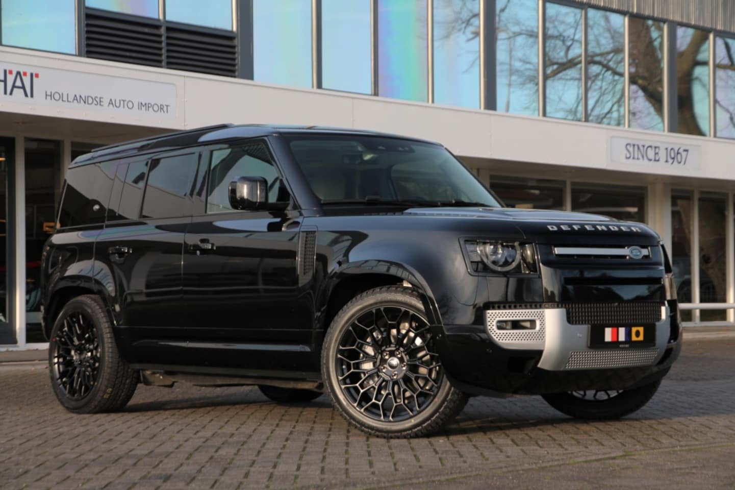 Land Rover Defender 110 - P400e XS Edition I Urban 22 I Pano - AutoWereld.nl