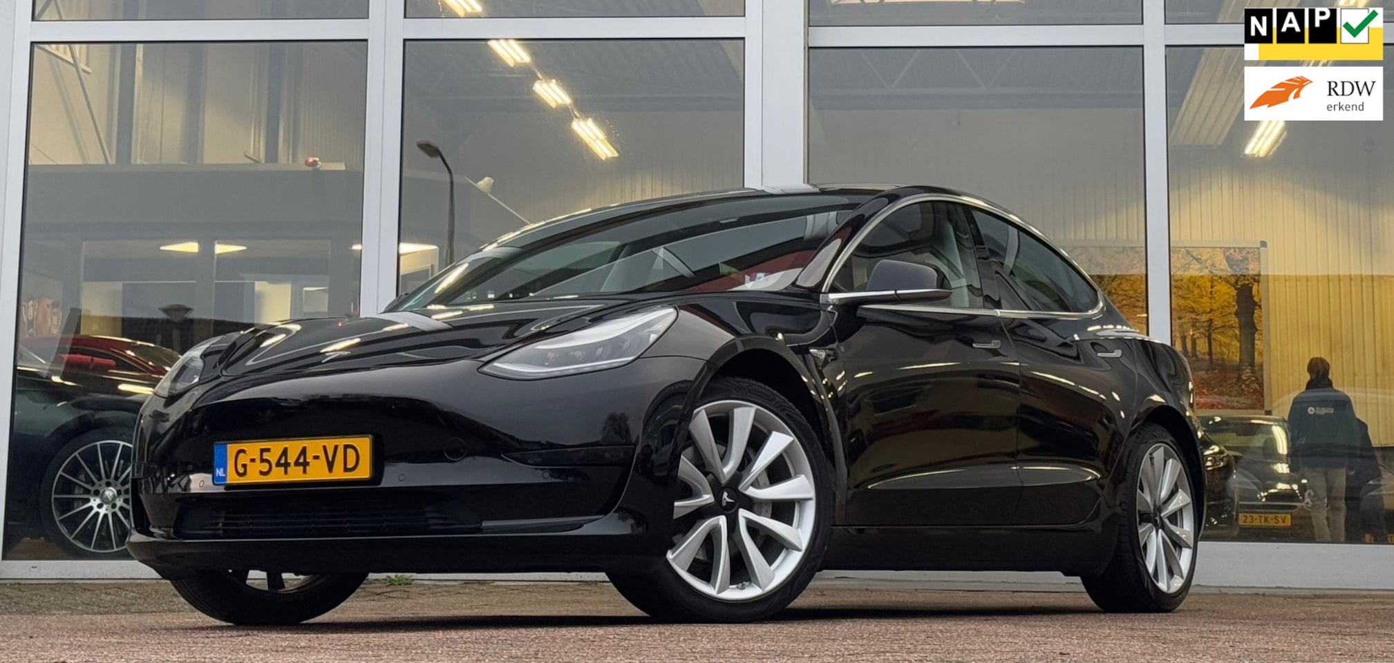 Tesla Model 3 - Standard RWD Plus 60 kWh Trekhaak 19"LM velgen Mooi! - AutoWereld.nl