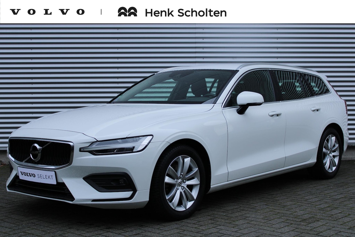 Volvo V60 - B3 AUT8 163PK Business Pro, lichtmetalen velgen 17 Inch, achterbank in delen neerklapbaar, - AutoWereld.nl