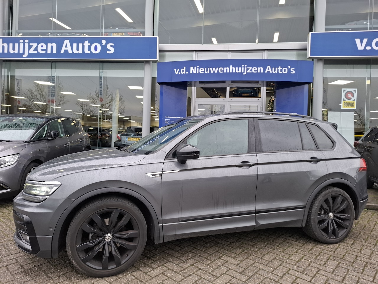 Volkswagen Tiguan - 1.5 TSI ACT R Line Highline Business | Airco | LED | Ad. Cruise Control | 19"velgen | Navi - AutoWereld.nl