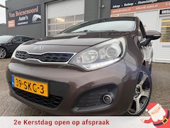 Kia Rio - 1.2 CVVT Super Pack 5 drs met trekhaak en parkeersensoren en bluetooth telefoon airco