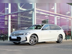 BMW 3-serie Touring - 330e xDrive High Executive M Sport Automaat / Panoramadak / Trekhaak / Sportstoelen / Adap