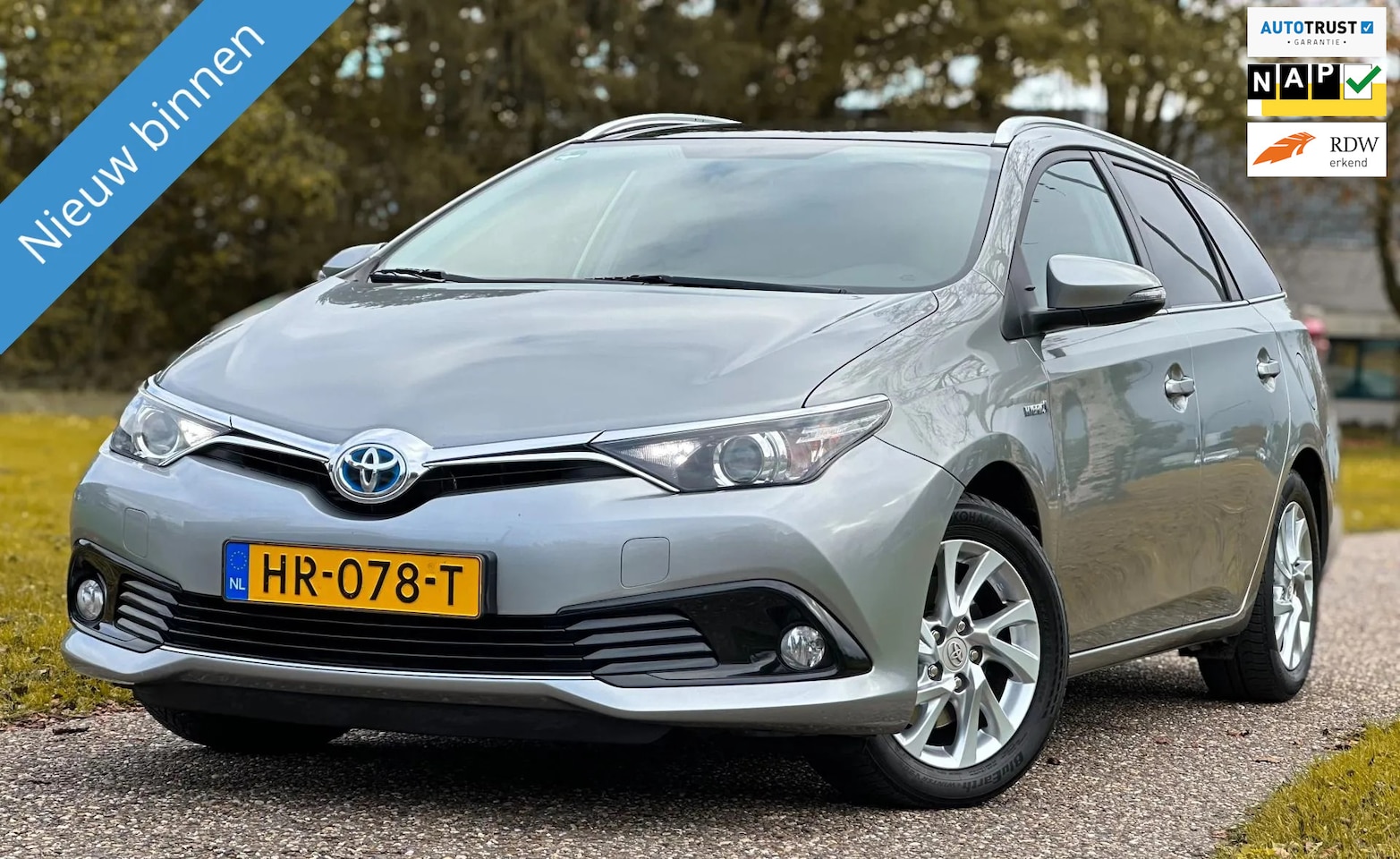 Toyota Auris - 1.8 Hybrid - AutoWereld.nl