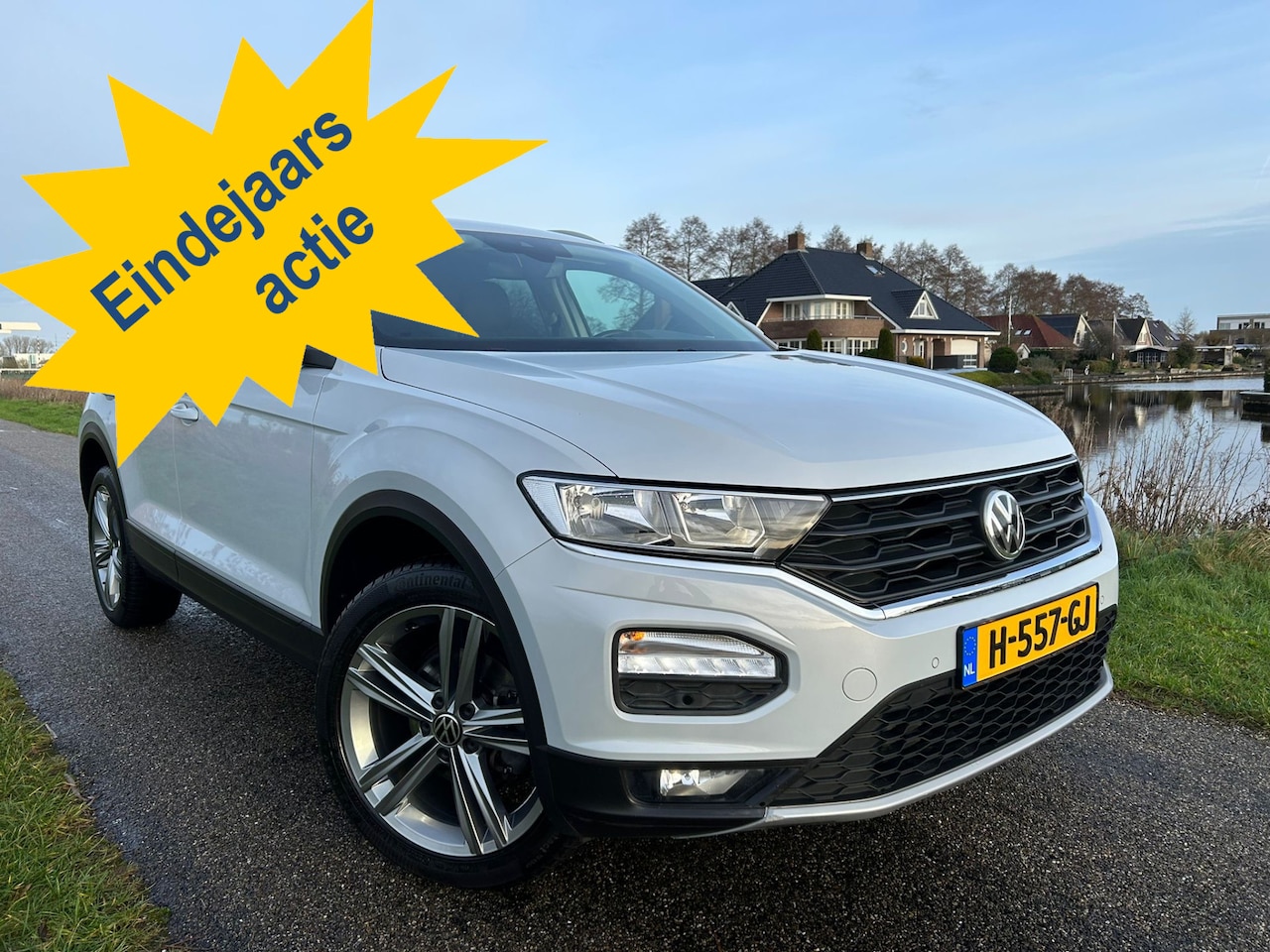 Volkswagen T-Roc - 1.5 TSI Style Automaat / Adaptive Cruise / Nieuwstaat! - AutoWereld.nl