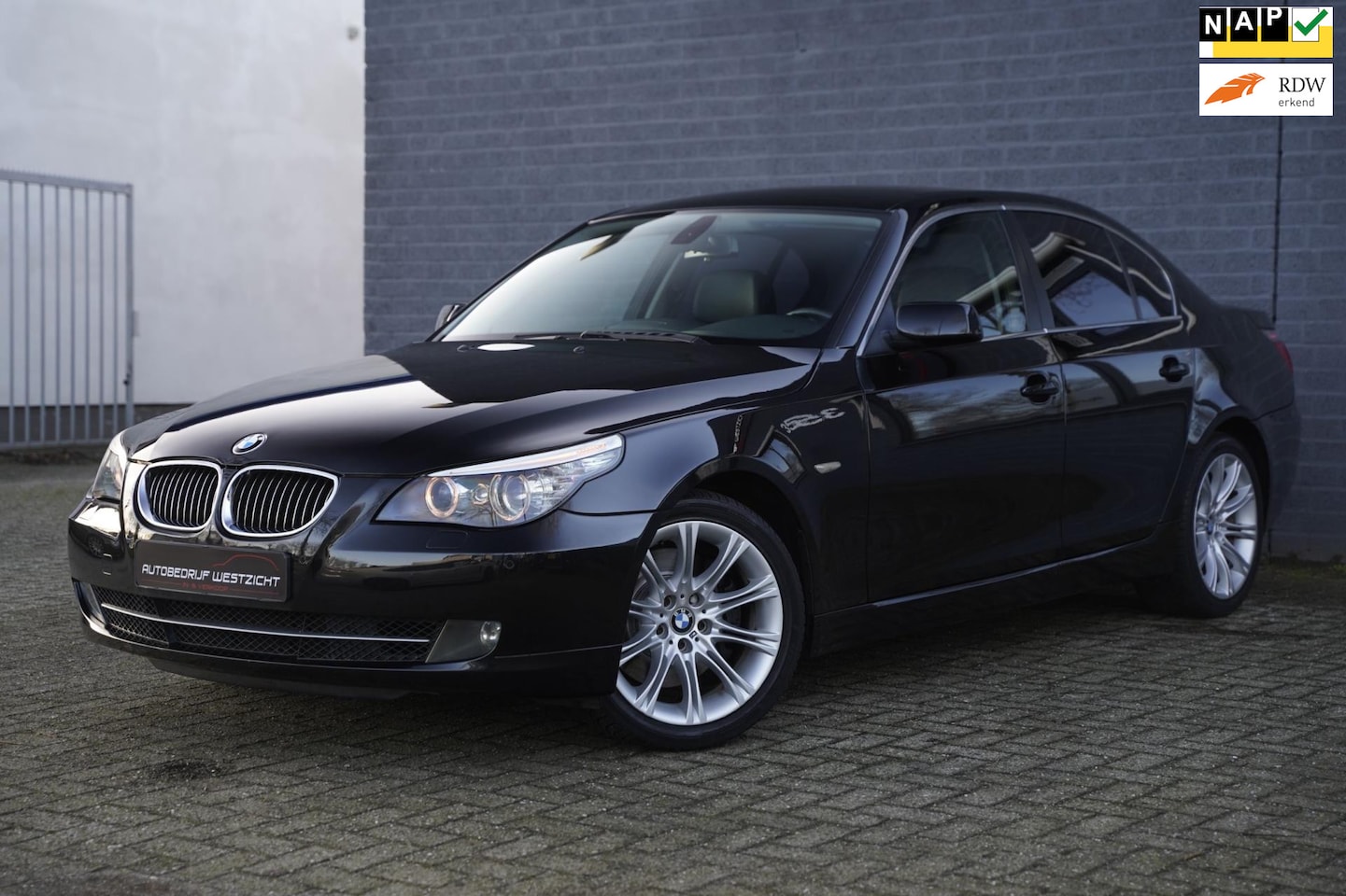 BMW 5-serie - 530i Executive LCI 272pk, Automaat, Leder, Xenon - AutoWereld.nl