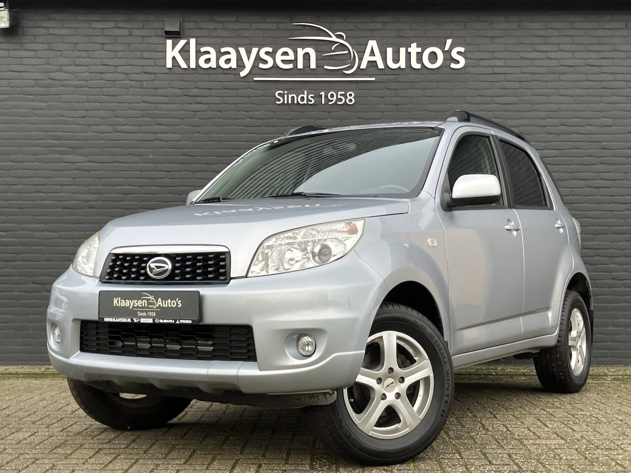 Daihatsu Terios - 1.5 2WD Trophy | climate control | privacy glas | mistlampen | dakrailing | bouwjaar 3 - 2 - AutoWereld.nl