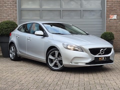 Volvo V40 - 2.0 D2 Momentum € 584 Rest BPM, Set extra velgen inclusief