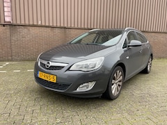 Opel Astra Sports Tourer - 1.4 Cosmo Navi Cruise AIRCO Leer PDC