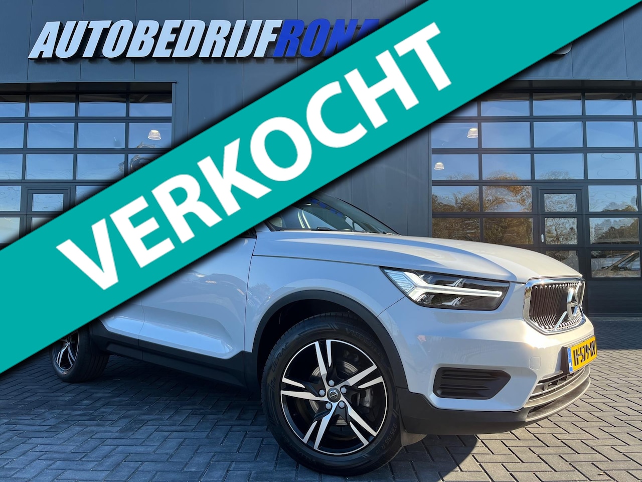 Volvo XC40 - 1.5 T3 Matgrijs/Groot-Navigatie/Full Led/Stoelverwarming/Climatronic/Cruise-Control/Dealer - AutoWereld.nl