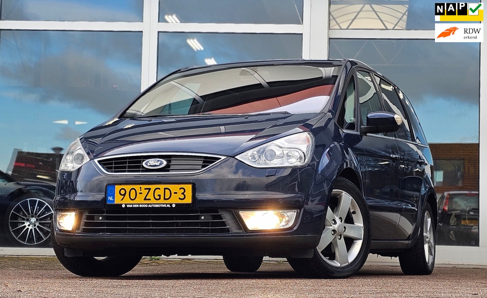 Ford Galaxy - 2.3i 16V Ghia Automaat Trekhaak 7p Glazendak APK 18-12-2025 - AutoWereld.nl