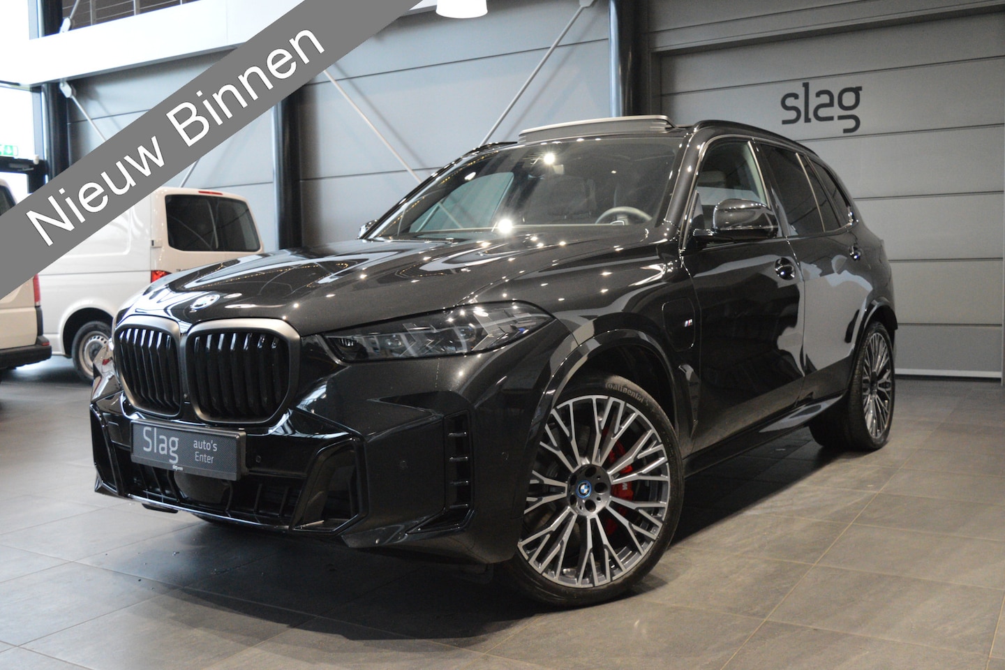 BMW X5 - xDrive50e M-Pakket pano head up trekhaak 22 inch !! - AutoWereld.nl