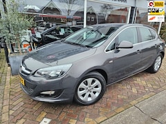 Opel Astra - 1.4 Turbo Blitz, trekhaak, navi