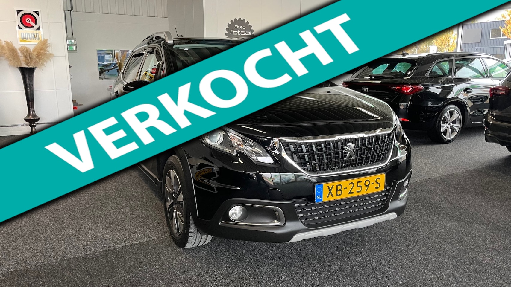 Peugeot 2008 - 1.2 PureTech Allure 1.2 PureTech Allure, Panoramadak, Nav, Cruise, Climate, Carplay, Trekhaak, 16". - AutoWereld.nl