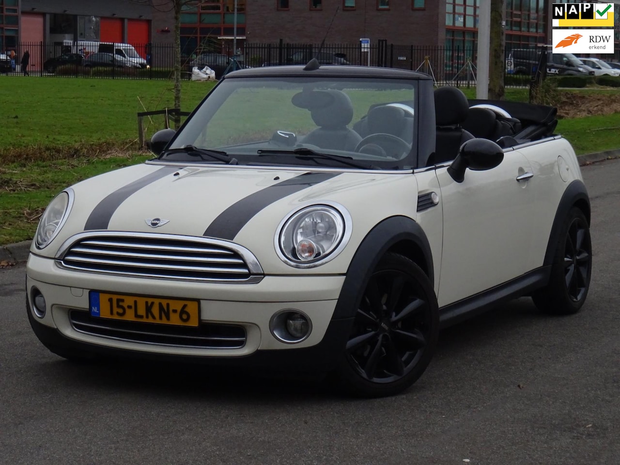 MINI Cabrio - Mini 1.6 Cooper BJ2010 NAP/LEER/AIRCO/PDC/NW APK - AutoWereld.nl