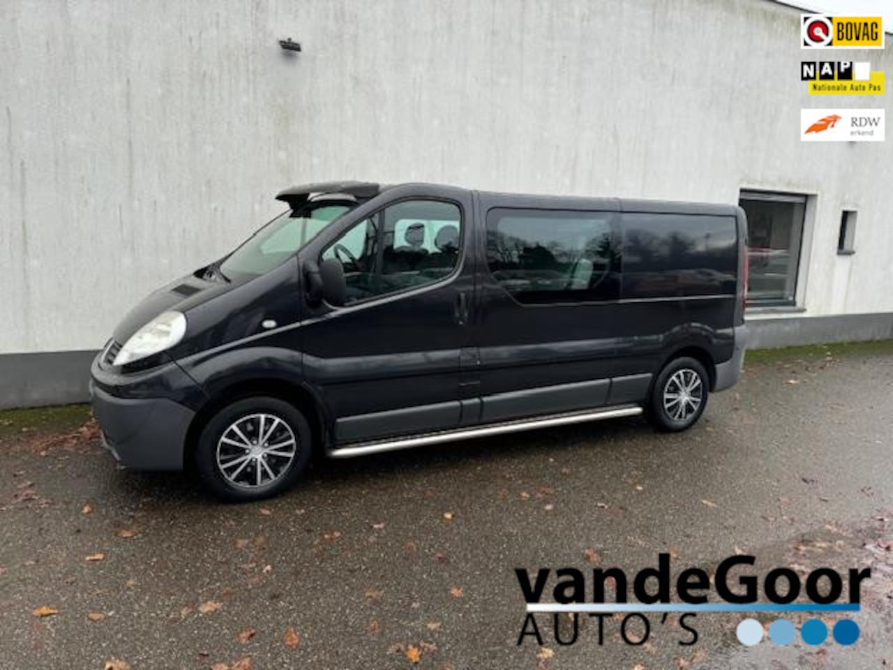 Renault Trafic - 2.0 dCi T29 L2H1 Générique DC 2.0 dCi T29 L2H1 Générique DC, '09, 176000 km, airco, rolstoel-vervoer ! - AutoWereld.nl