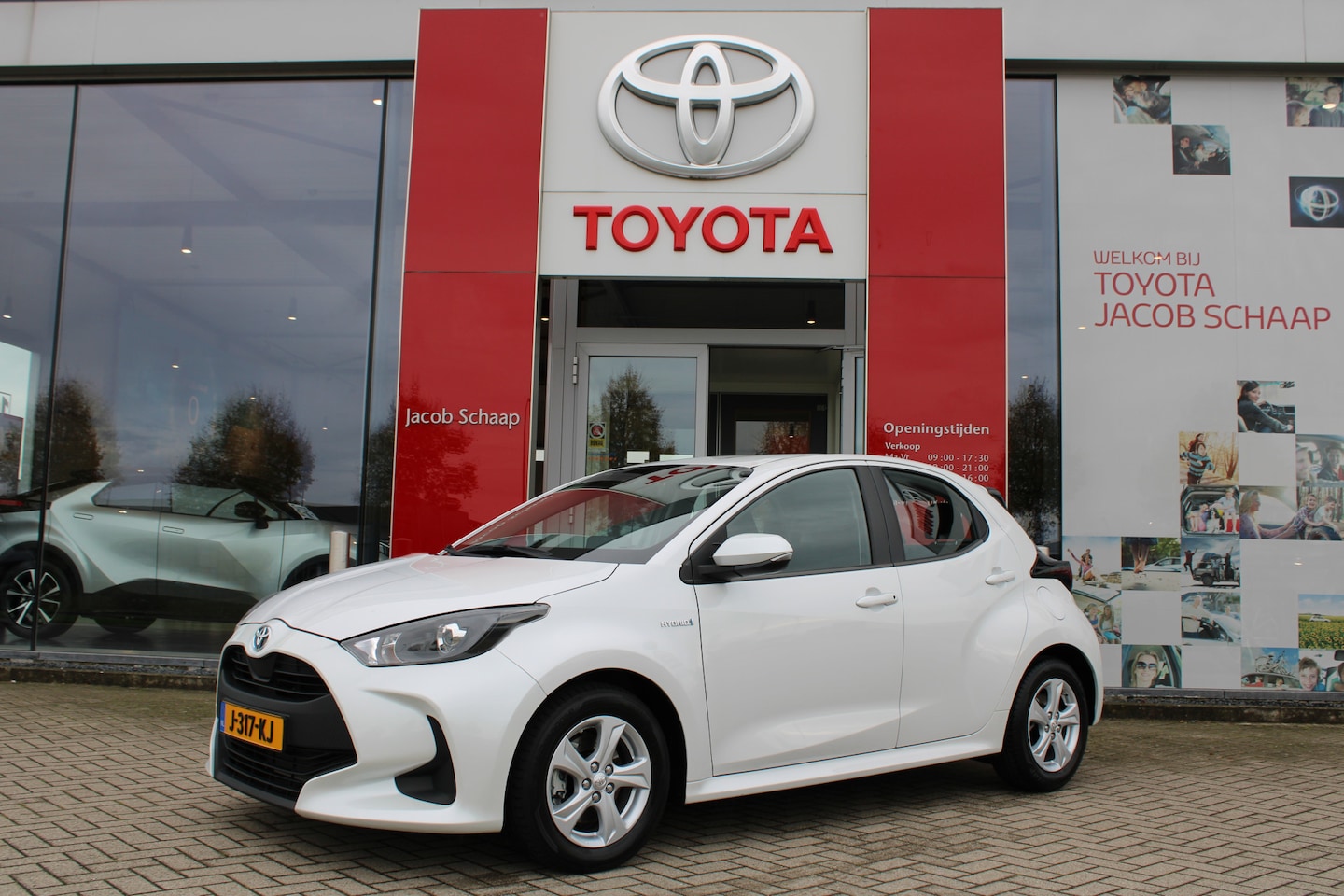 Toyota Yaris - 1.5 Hybrid Active Automaat 116pk | 1e Eigenaar | Apple Carplay/Android Auto | Dealer onder - AutoWereld.nl