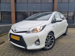 Toyota Yaris - 1.5 Full Hybrid Dynamic Navigatie Panoramadak Cruise