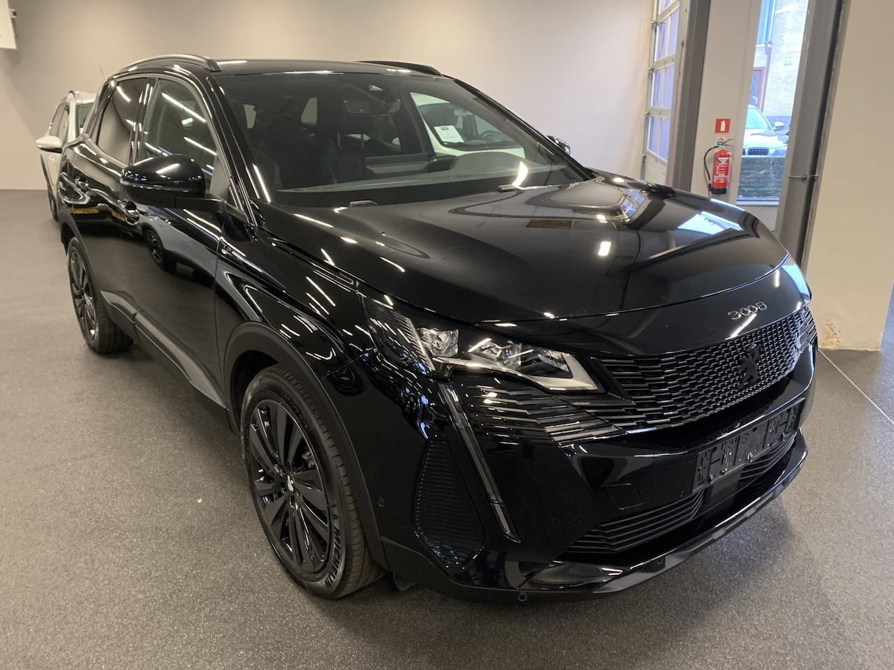 Peugeot 3008 - 1.2 PureTech GT EAT8 BLACK PACK NAVIGATIE-AUTOMATISCHE ACHTERKLEP-19 INCH LICHT METALEN VE - AutoWereld.nl