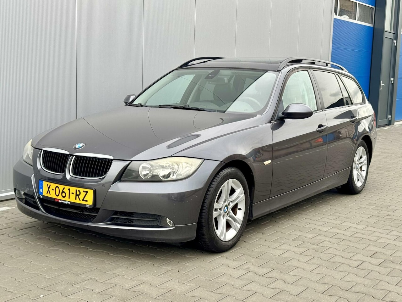 BMW 3-serie Touring - 320i High Executive |Navi | Leer | Pano - AutoWereld.nl