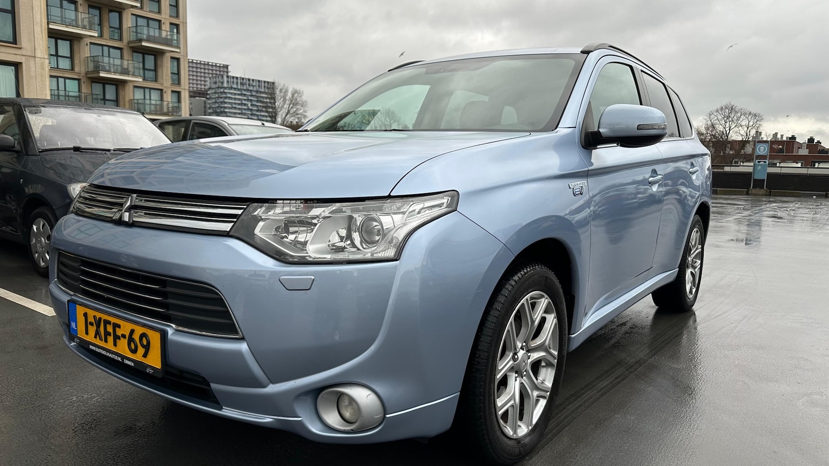 Mitsubishi Outlander - 2.0 PHEV Instyle Zeer Nette Auto met veel opties en 30km Accu bereik - AutoWereld.nl