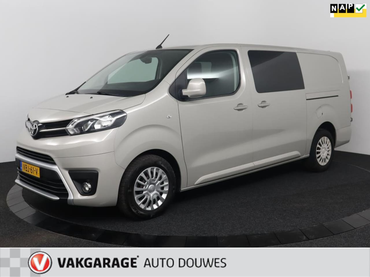 Toyota PROACE Long Worker - 2.0 D-4D Professional DC |NAP|Dubbele Cabine | 2x schuifdeur | Cruise | Trekhaak |Mirrorli - AutoWereld.nl