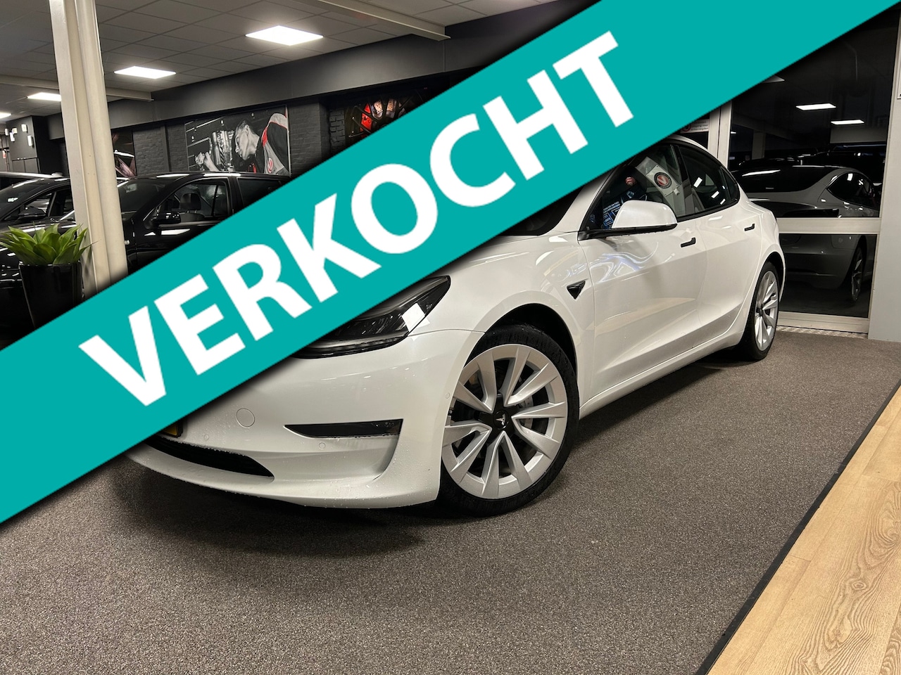 Tesla Model 3 - Long Range RWD Long Range AWD 75 kWh facelift 2021/ 360 camera / stoel verwarming / trekhaak 1000kg trek/ - AutoWereld.nl