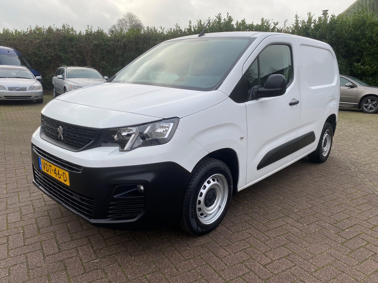 Peugeot Partner - 1.5 BlueHDI Premium APK nieuw - AutoWereld.nl