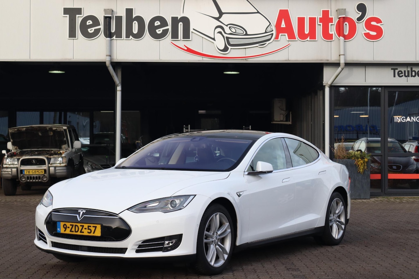 Tesla Model S - 60 Base Stoelverwarming, Lichtmetalen wielen - AutoWereld.nl