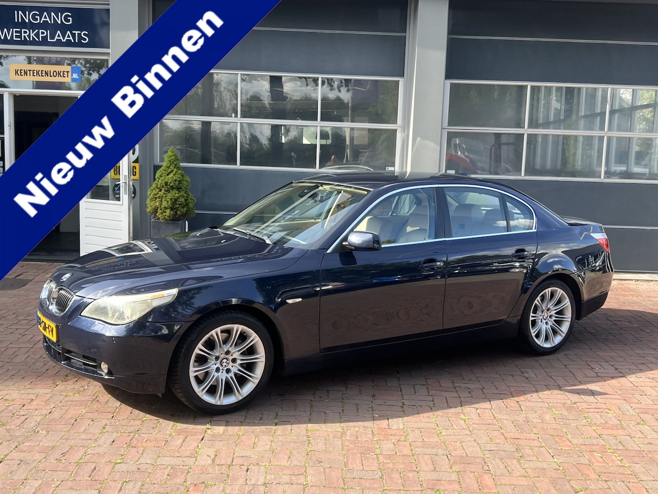 BMW 5-serie - 530i Automaat M Sportpakket High Executive Bj 2006 Youngtimer 259pk Dealer onderhouden - AutoWereld.nl