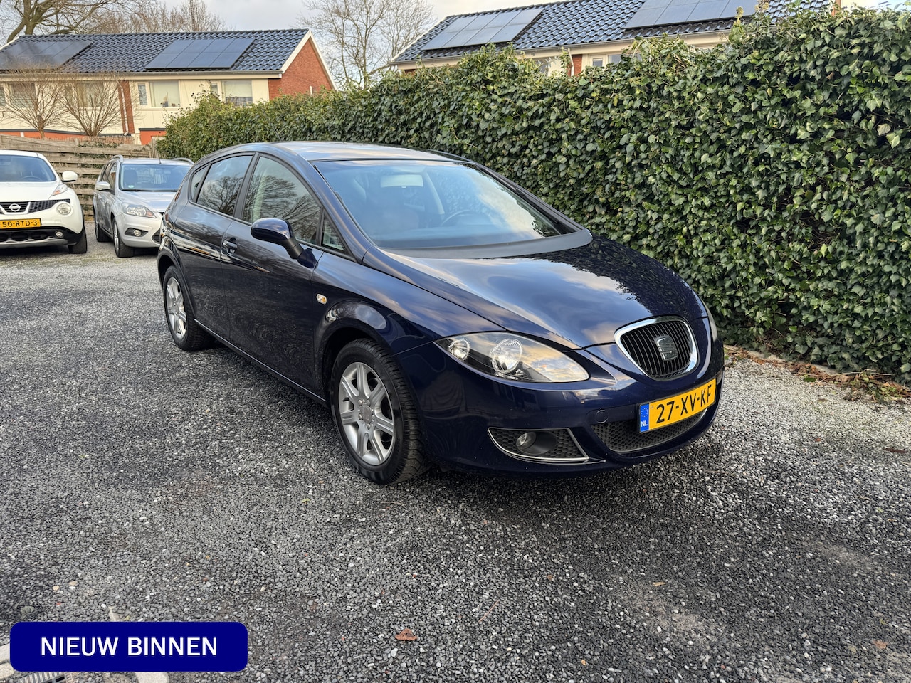 Seat Leon - 1.6 Sportstyle | Airco | Cruise Control | LMV | Privacy Glass | Sportstoelen | APK tot 18- - AutoWereld.nl