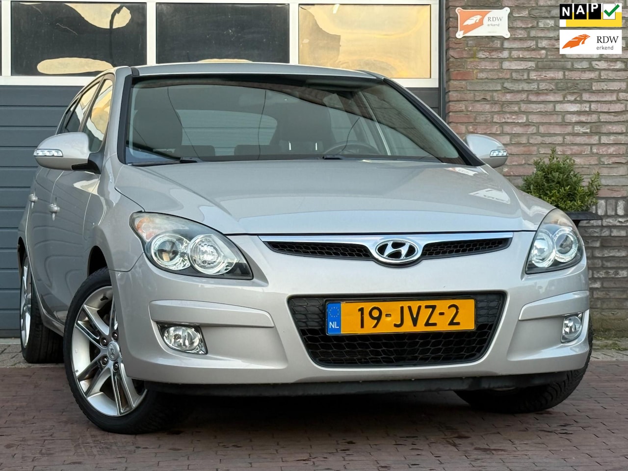 Hyundai i30 CW - 2.0i i-Catcher|Leder|Climate - AutoWereld.nl