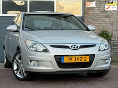 Hyundai i30 CW - 2.0i i-Catcher|Leder|Climate