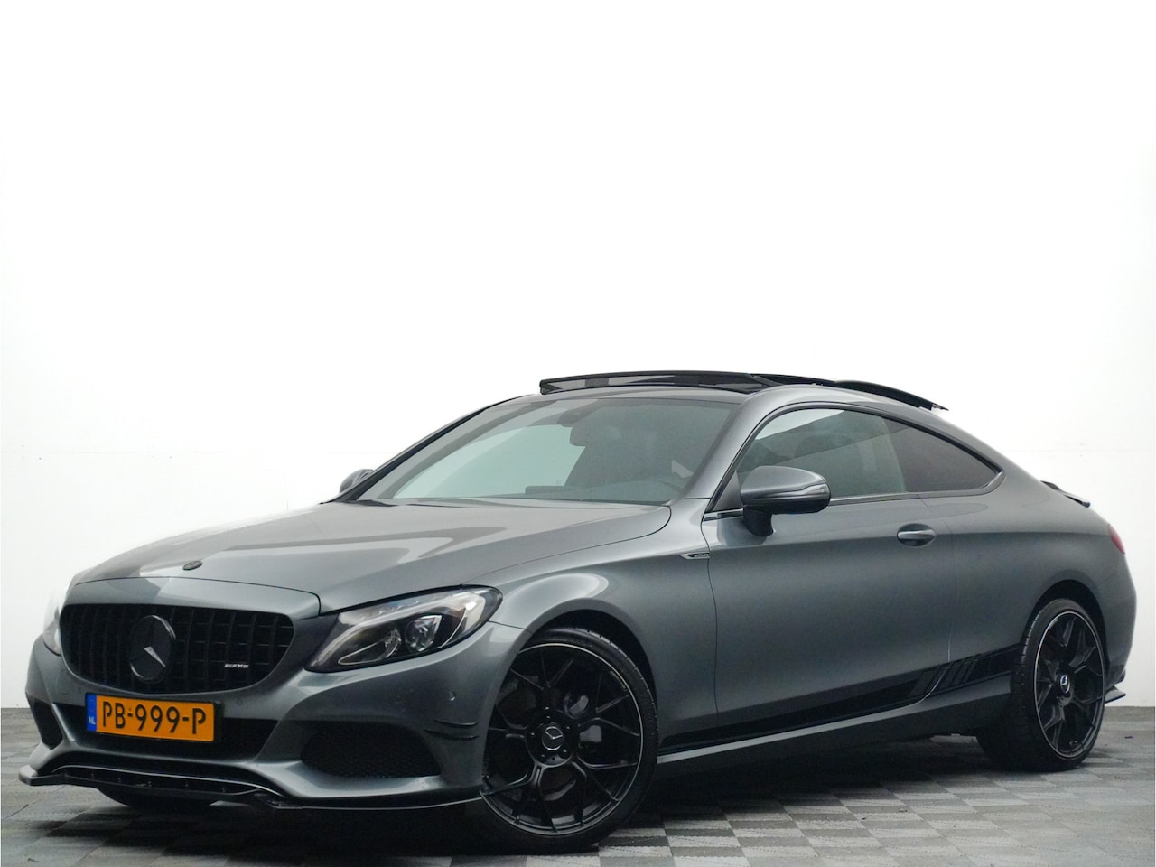 Mercedes-Benz C-klasse Coupé - 63 AMG Package 200pk Aut7 (panodak,leer,sfeerverlichting,matrix,navi) - AutoWereld.nl