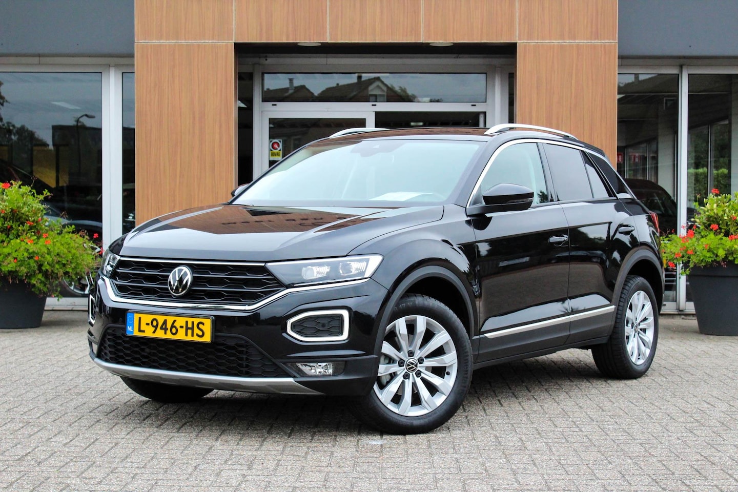 Volkswagen T-Roc - 1.5 Tsi 150pk DSG Sport - AutoWereld.nl