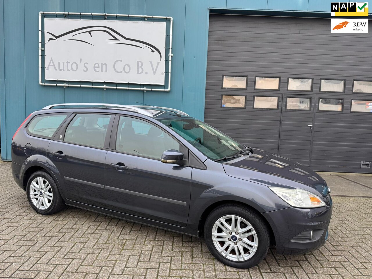 Ford Focus Wagon - 1.6 Ghia Clima Navigatie Cruise Pdc 16"Lm velgen Trekhaak NL Auto NAP - AutoWereld.nl