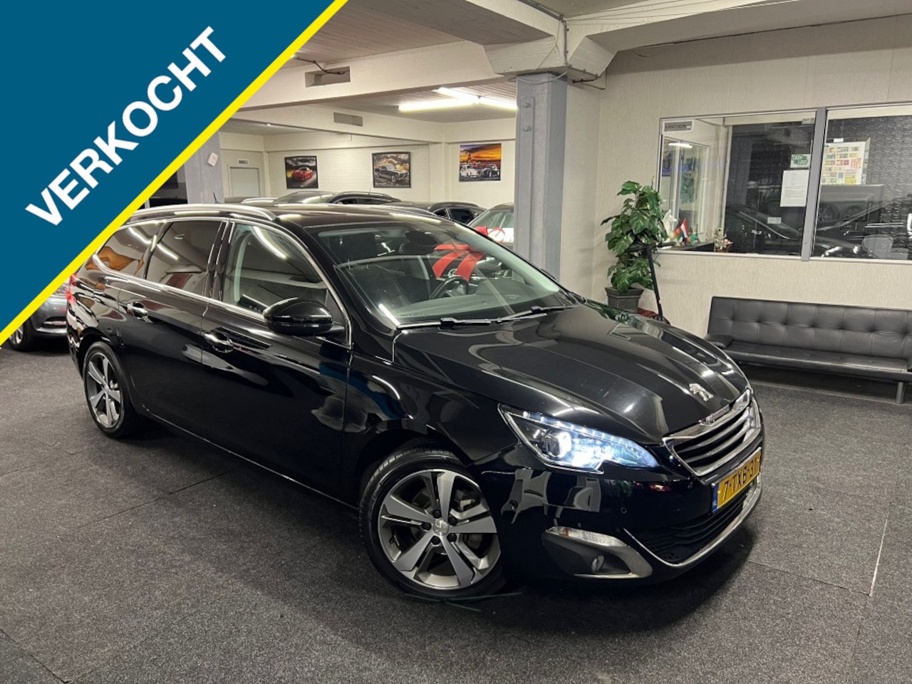 Peugeot 308 SW - 1.2 e-THP NAP*PANO*Camera*LEDER* - AutoWereld.nl