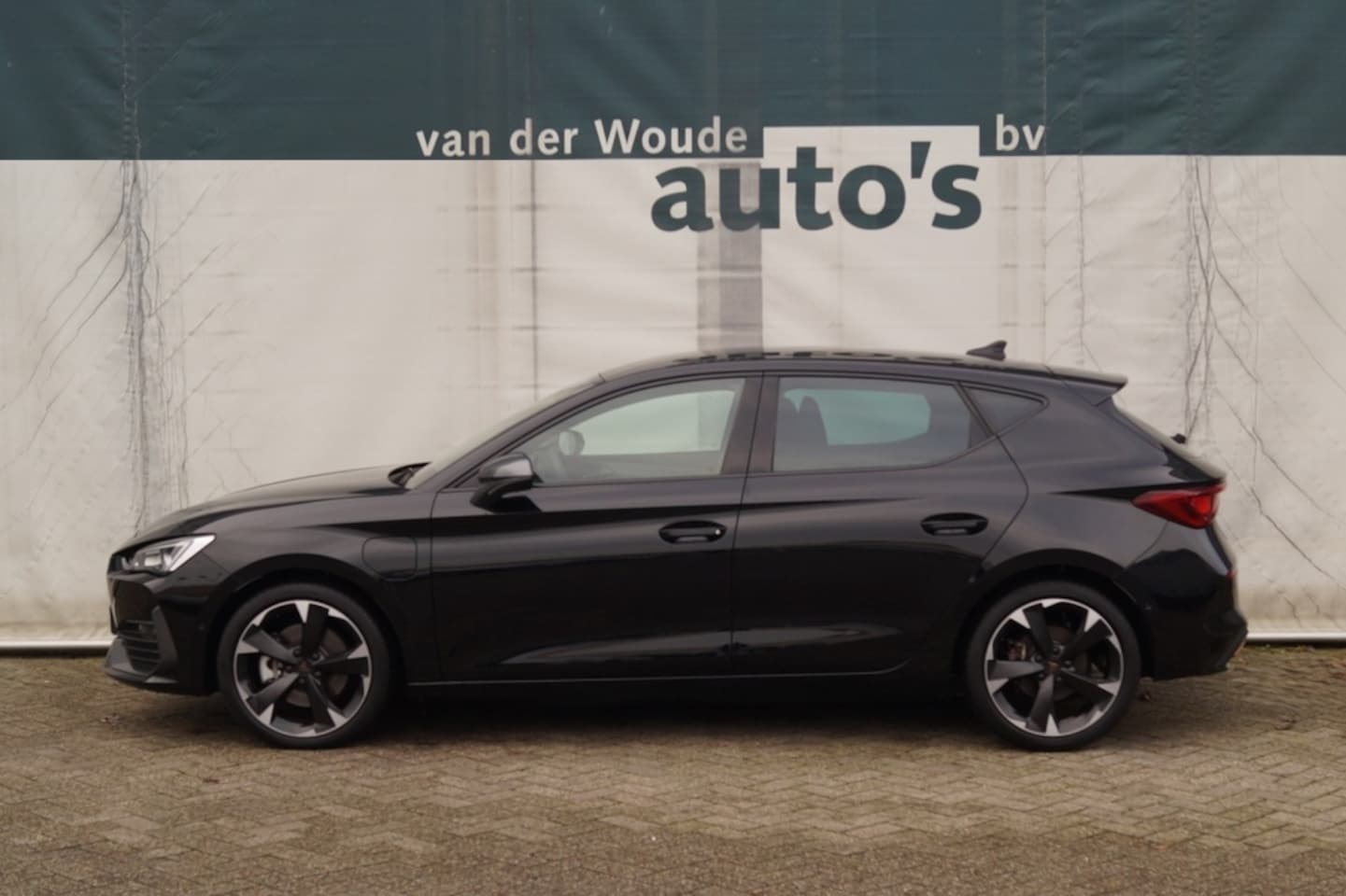 CUPRA Leon - 1.4 e-Hybrid Black Edition -LED-ECC-CAM-NAVI- - AutoWereld.nl