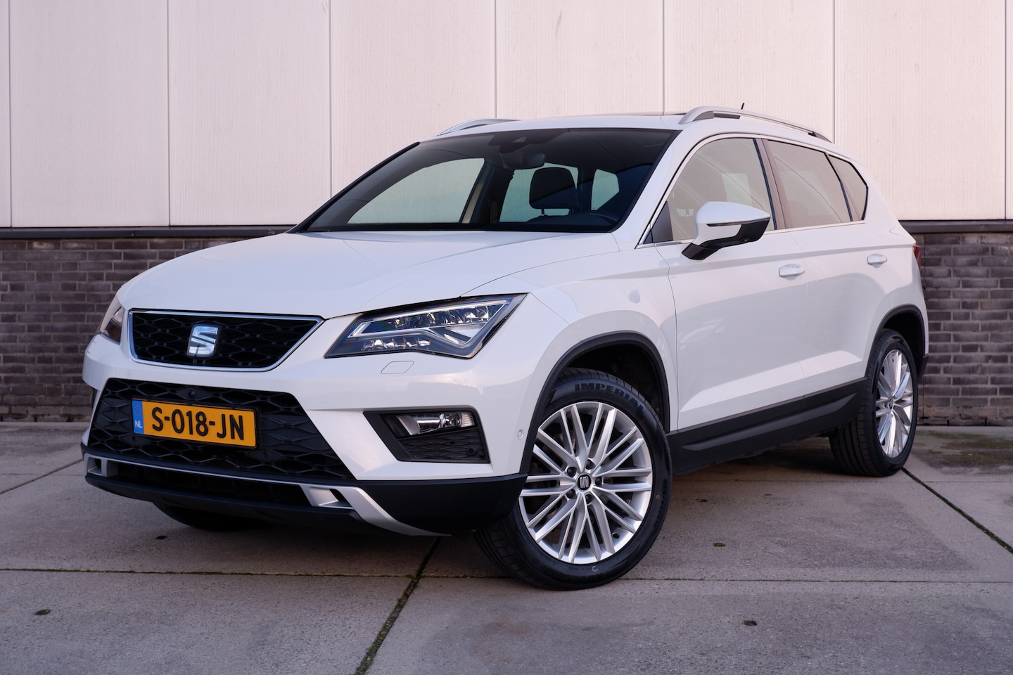 Seat Ateca - 1.4 EcoTSI Xcellence 4DRIVE Panorama | Elek Trekhaak | LED | Camera | Navi | Adaptive Crui - AutoWereld.nl