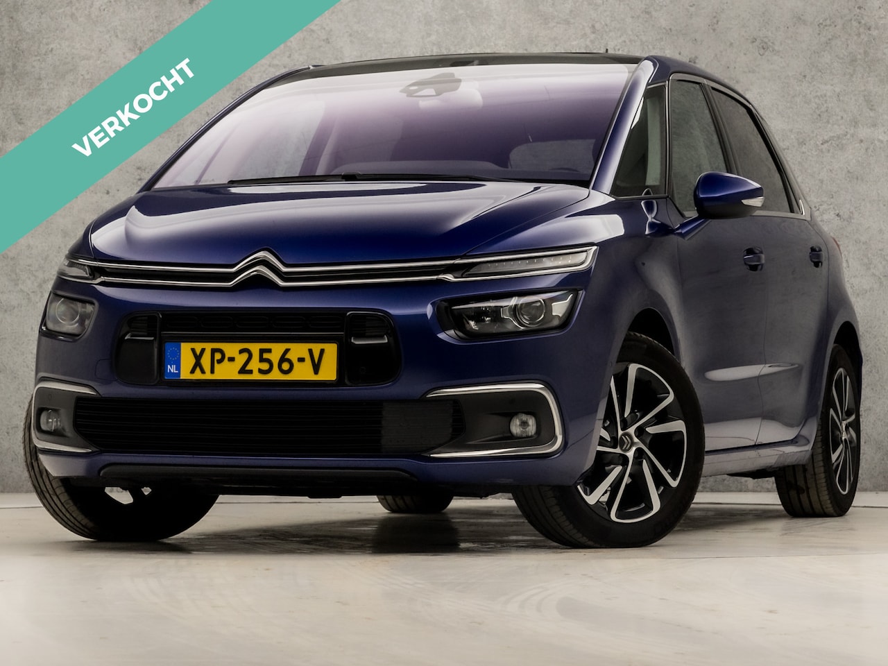 Citroën C4 Picasso - 1.2 PureTech Shine (PANORAMADAK, APPLE CARPLAY, NAVIGATIE, CAMERA, TREKHAAK, GETINT GLAS, - AutoWereld.nl