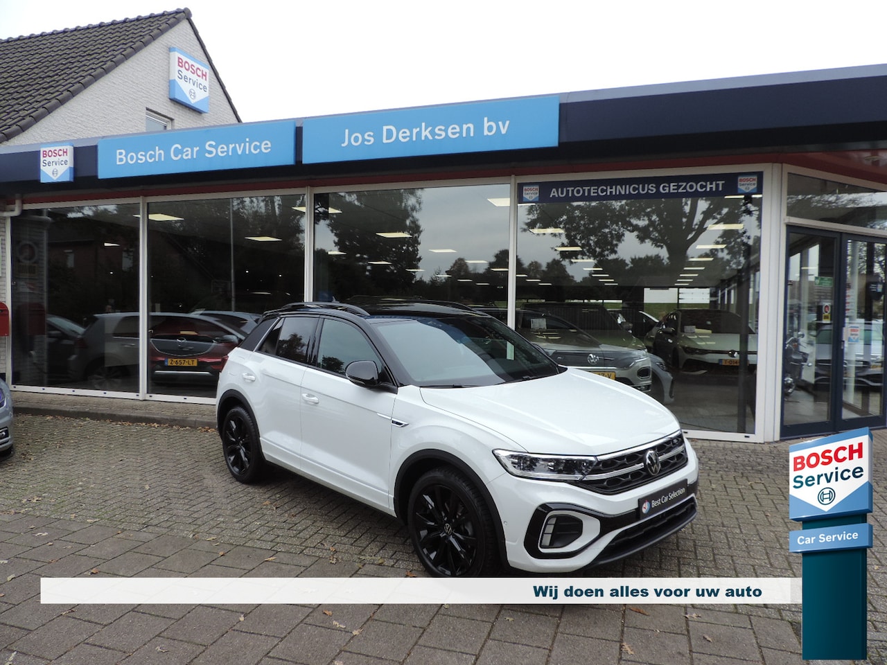 Volkswagen T-Roc - 1.5 TSI R-Line DSG Black Style - Leer / memory | Camera | Massage | Stoel/stuurverw. - AutoWereld.nl