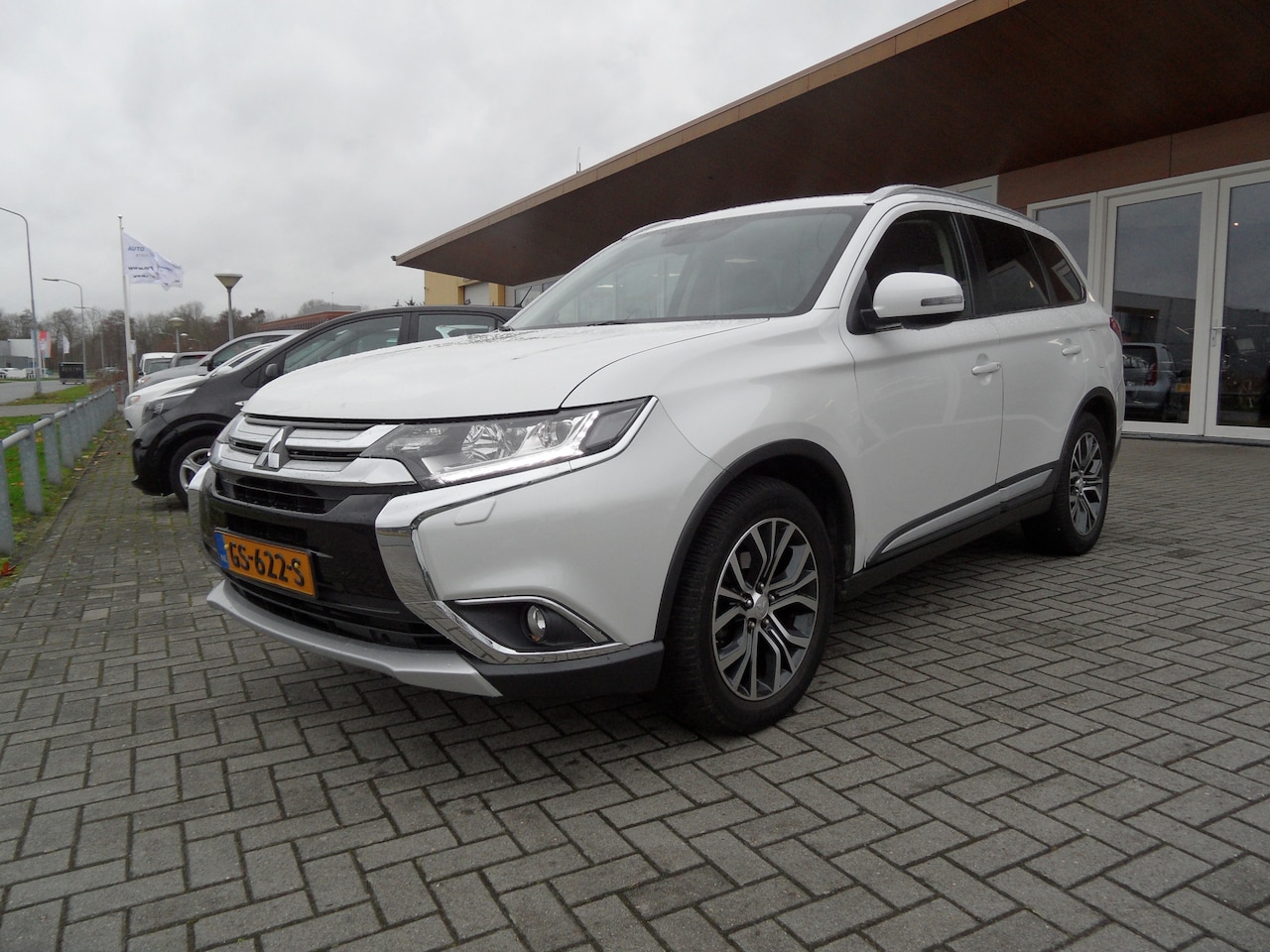 Mitsubishi Outlander - 2.0 Instyle 4WD Automaat - AutoWereld.nl