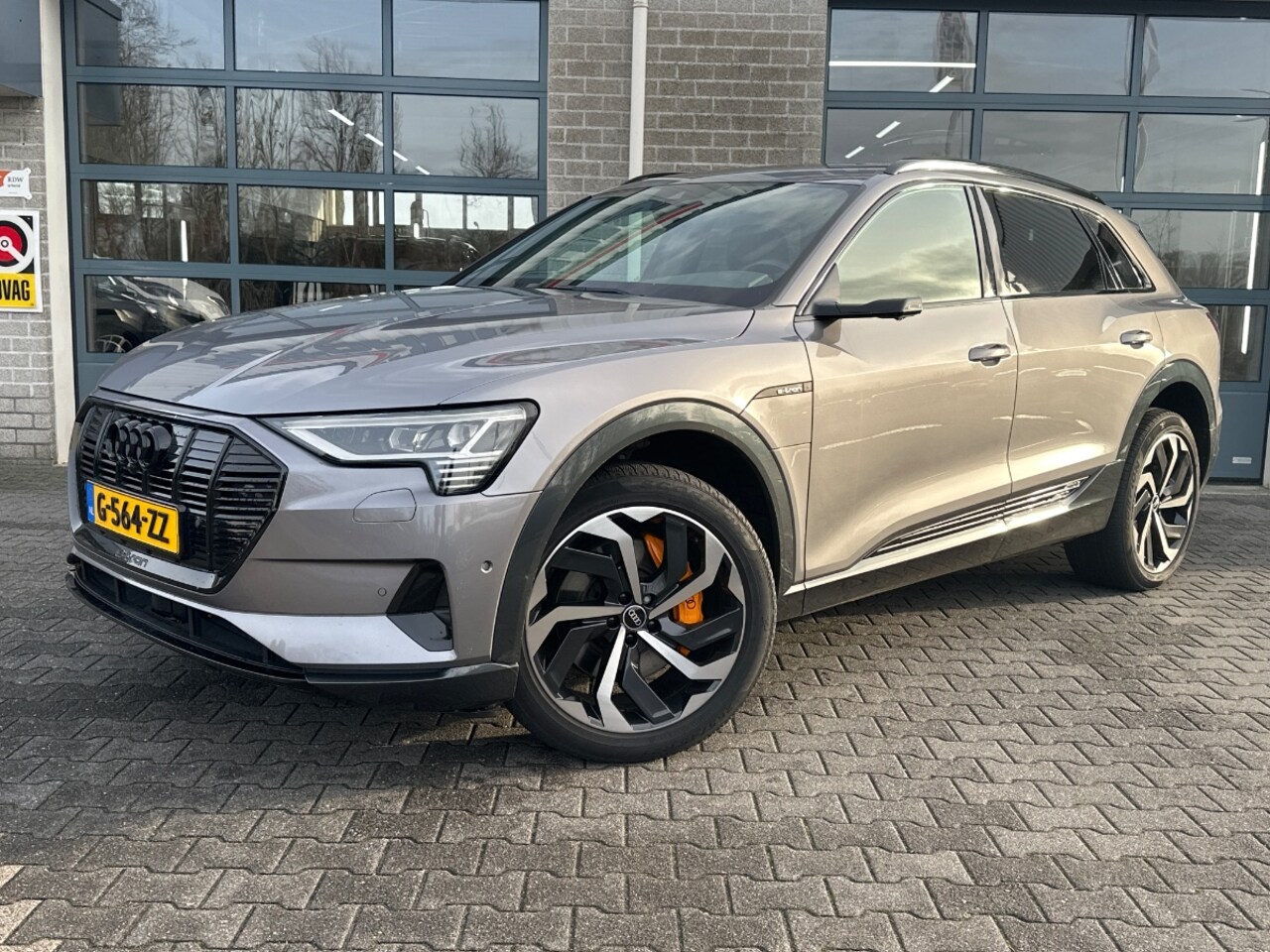 Audi e-tron - e-tron 55 quattro advanced 95 kWh | SCHUIFDAK | - AutoWereld.nl