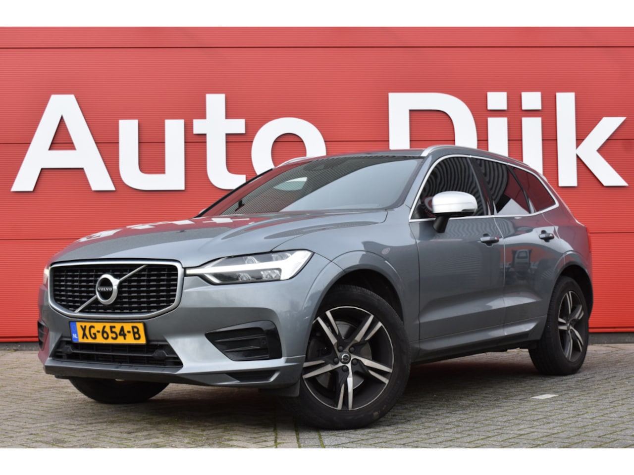 Volvo XC60 - 2.0 T5 R-Design LED | Leder | Camera | Keyless | Luchtvering | Adapt. Cruise | Navi | PDC - AutoWereld.nl