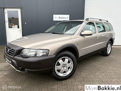 Volvo V70 - Cross County 2.4 T AWD Trekh. / Bluetooth / Netjes