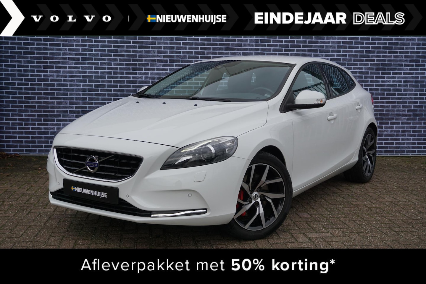 Volvo V40 - 1.5 T2 Kinetic | Trekhaak | Bi-Xenon | Stoelverwarming | Navigatie | Bluetooth | - AutoWereld.nl