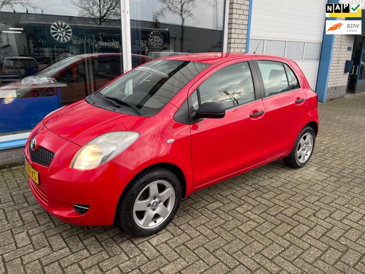 Toyota Yaris - 1.0 VVTi Spirit 1.0 VVTi Spirit - AutoWereld.nl