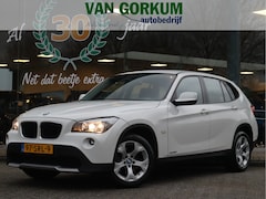 BMW X1 - sDrive18i Executive Zeer nette staat / Trekhaak / Airco