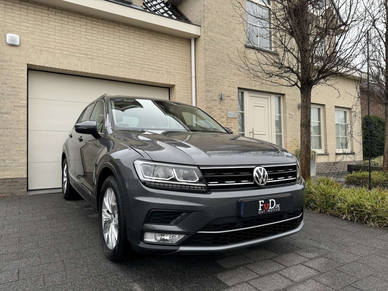 Volkswagen Tiguan - 1.4 TSI ACT 150pk Highline DSG Panoramadak VirtualCockpit ACC SportLeder Carplay Ambientli - AutoWereld.nl