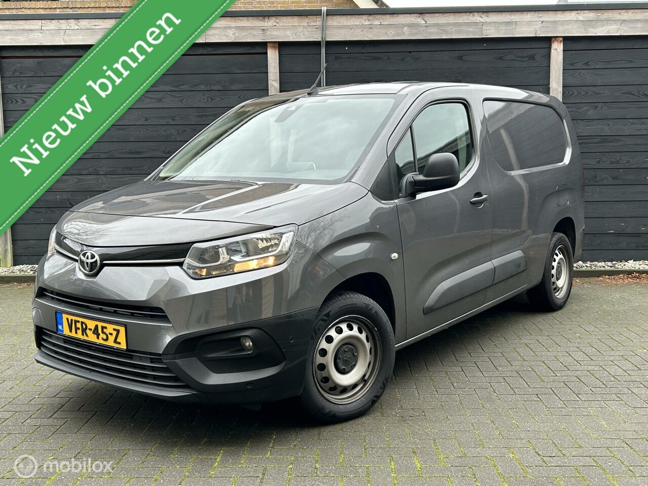 Toyota ProAce City - 1.5 D-4D 131PK!! Professional Long Airco / PDC / NAV - AutoWereld.nl