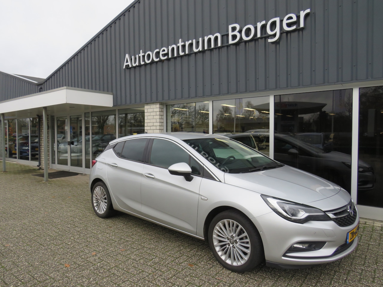 Opel Astra - 1.0 Turbo Innovation navi/17"LM /Camera/Cruise/Clima/Sportstoelen - AutoWereld.nl